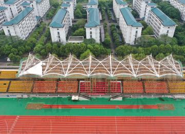 跟隨示一兜轉膜結構安裝現(xiàn)場